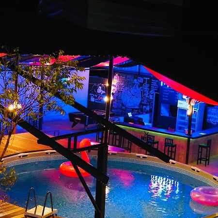 Wild Ones Hostel Bangkok Buitenkant foto