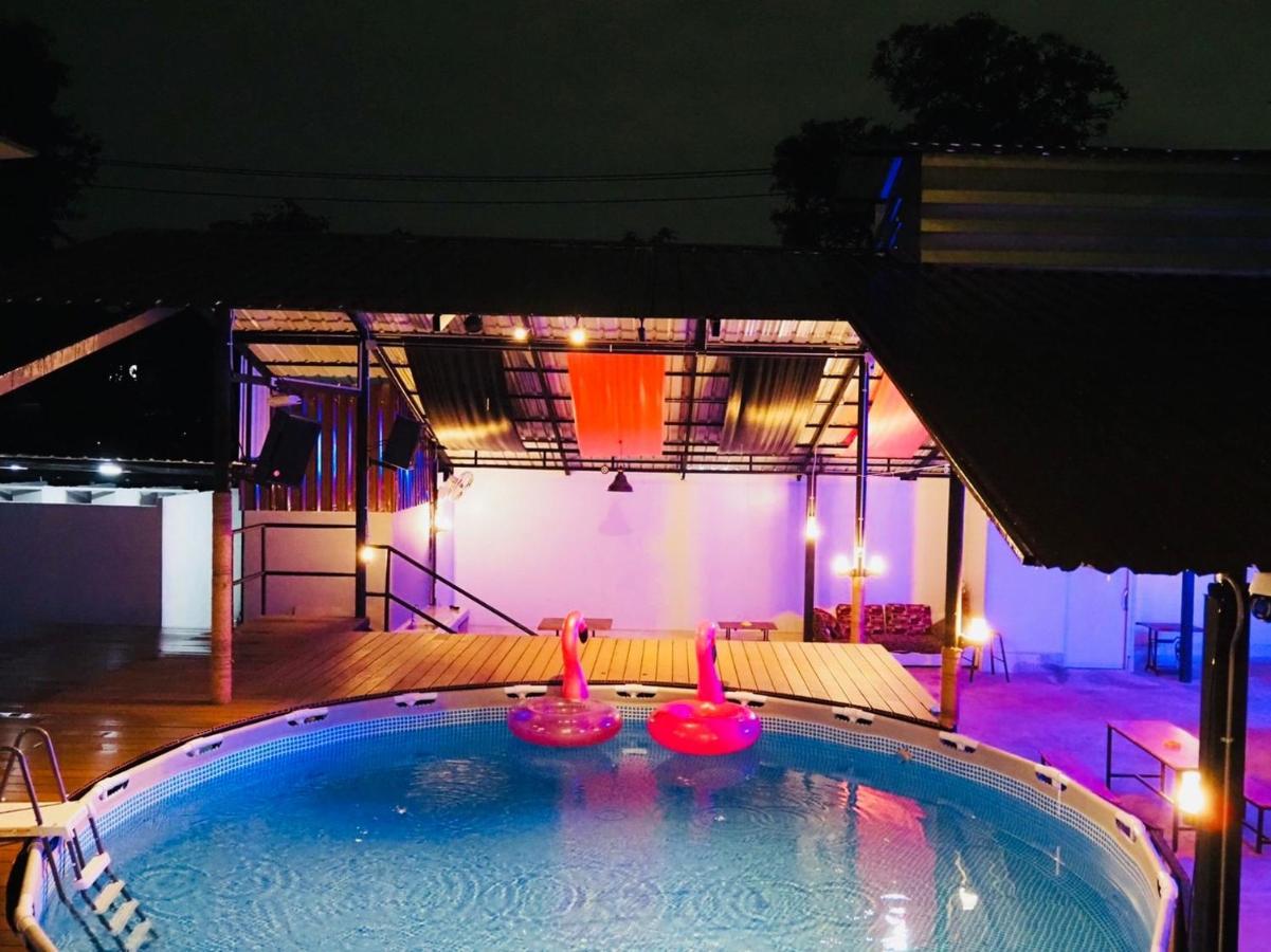 Wild Ones Hostel Bangkok Buitenkant foto