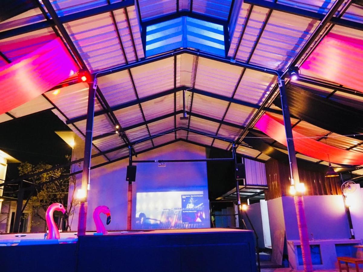 Wild Ones Hostel Bangkok Buitenkant foto