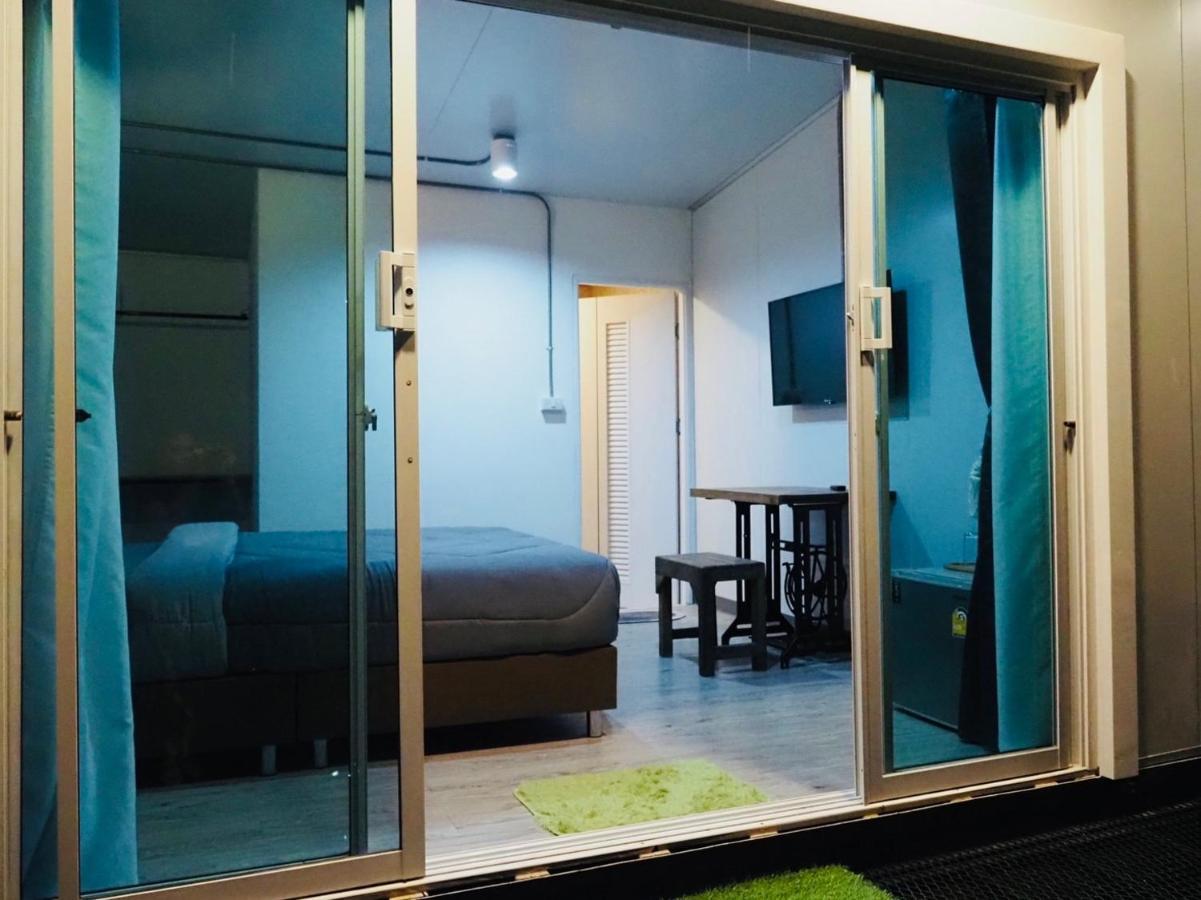 Wild Ones Hostel Bangkok Buitenkant foto